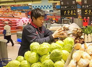 多手段检测确保食用农产品批发市场菜篮子安全